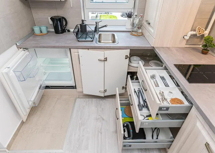 Апартаменти Ella Coresi-free Private Parking