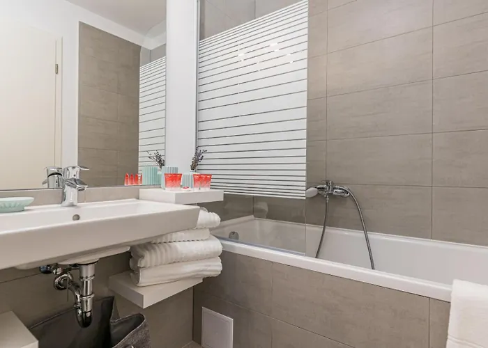 Апартаменти Ella Coresi-free Private Parking Брашов